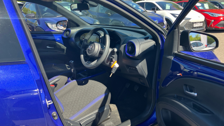 Toyota Aygo X 1.0 VVT-i Edge 5dr Petrol Hatchback